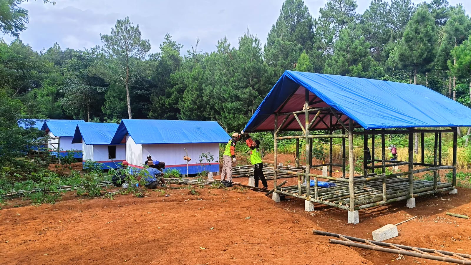 Ramadhan Menjelang, WMI Kebut Pembangun Huntara Untuk Korban Banjir dan Longsor Sukabumi