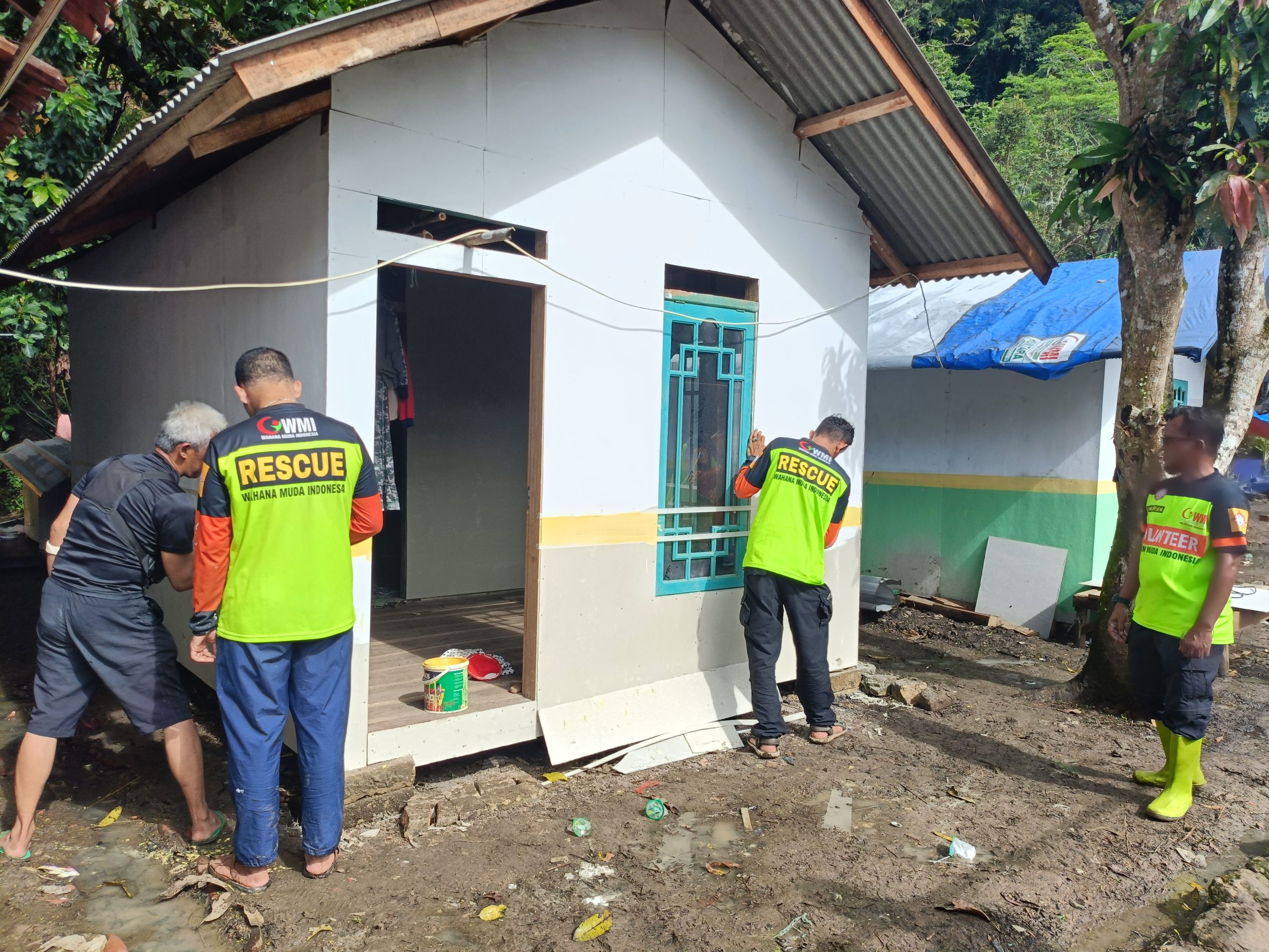 Merangkai Kayu Merajut Asa; Sukabumi